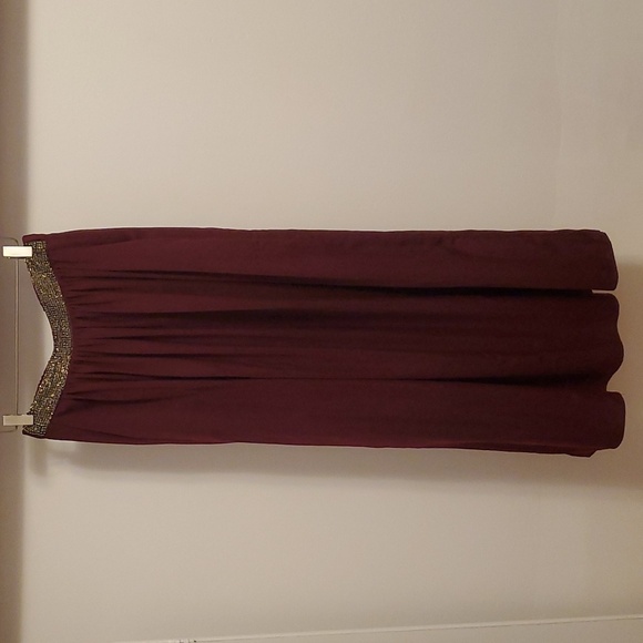 Zara long beaded skirt. Burgundy. Maxi skirt. Feels like satin. Pull on. Size M. - Picture 1 of 10